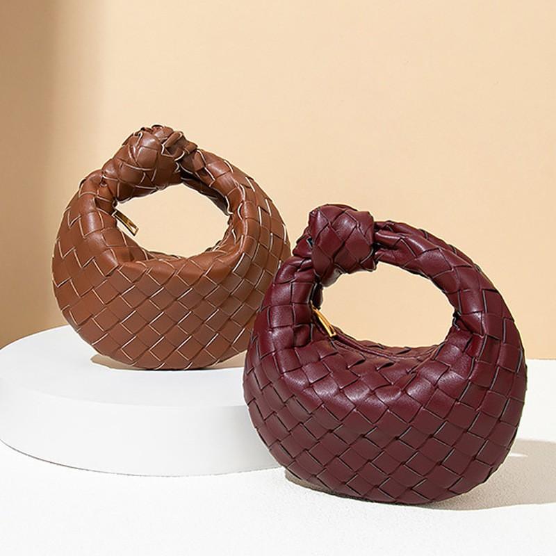 Womens Mini Faux Leather Crossbody Bag Retro Chic Small Handbag Daily Casual Outfits
