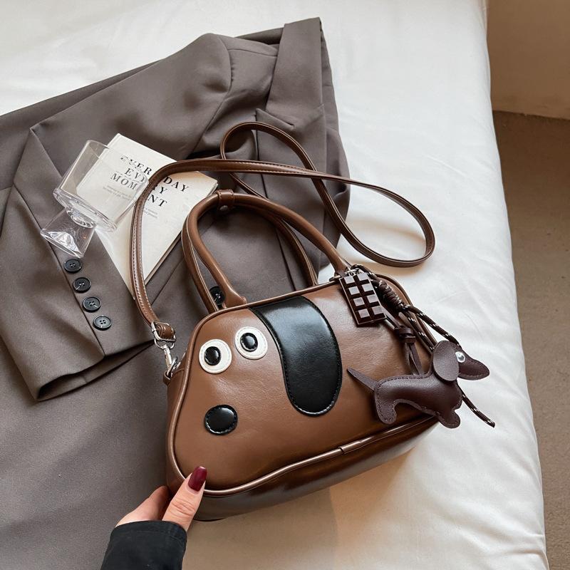 

Ретро модная сумка через подмышку женская осень и зима новая модная и милая сумка через плечо 2024 нишевая простая повседневная маленькая квадратная сумка without pendant