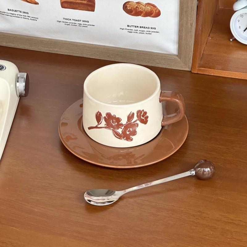 

Middle Style Hand Painted Coffee Cup Saucer Lily Ceramic Latte Cup Afternoon Tea Cup Niche Gift Souvenir 301-400ML