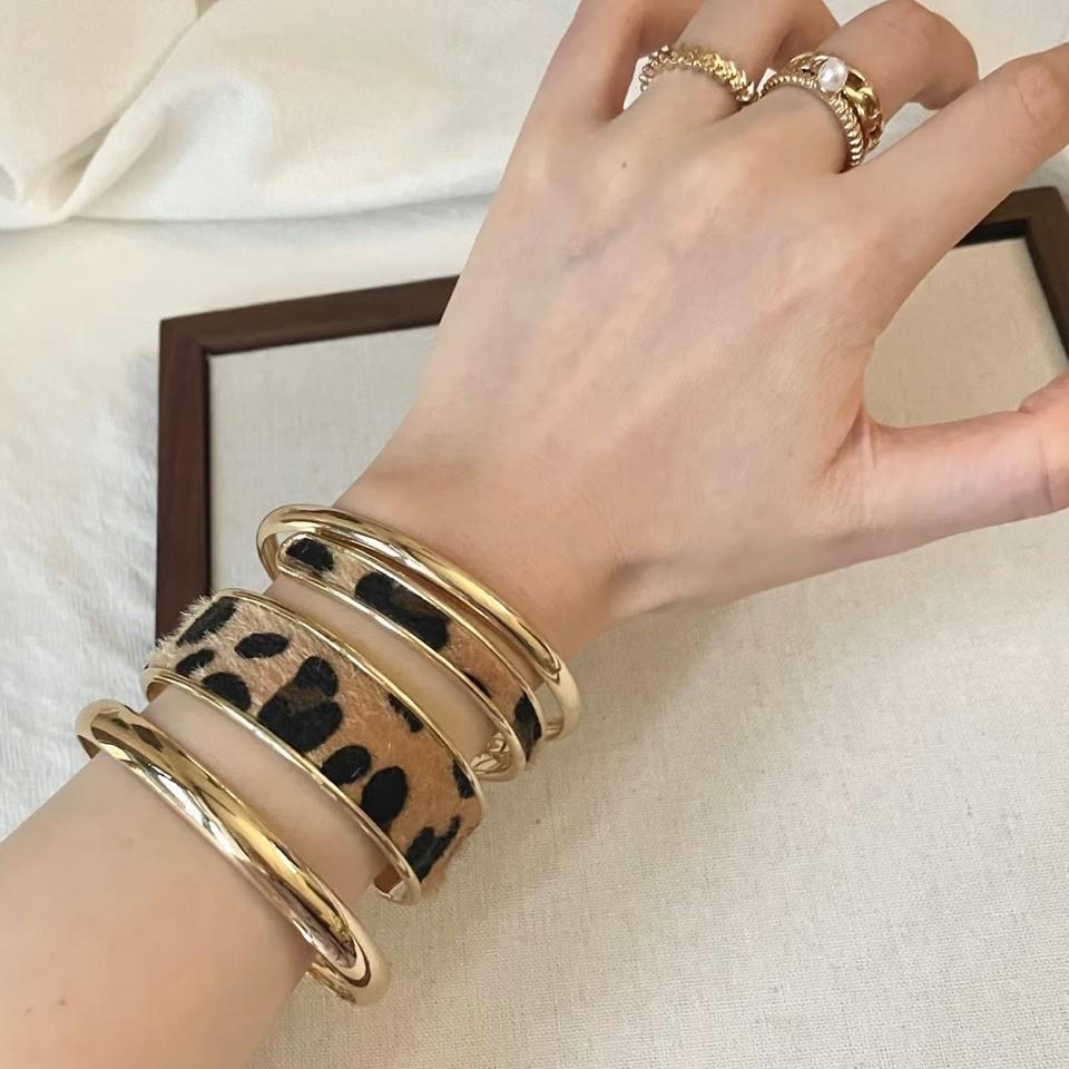 Americký kožený otevřený náramek s leopardím potiskem: Trendy, luxusní dámský módní náramek