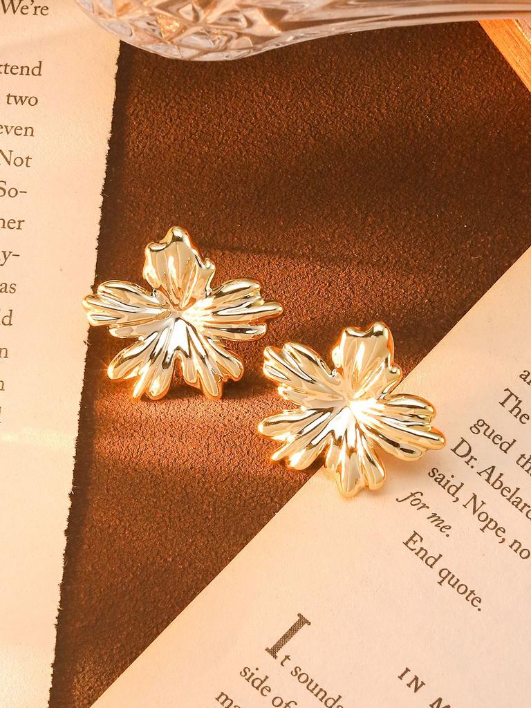 Exaggerated Personality Leaf Flower Earrings Versatile Temperament Earrings Fashion Premium Earrings