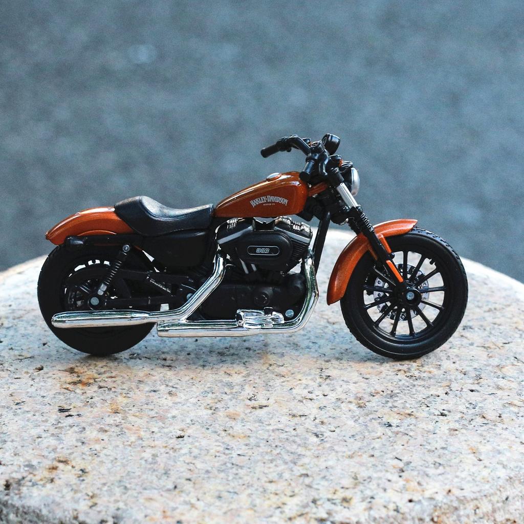 Maisto 1:18 Harley Davidson Sportster Iron 883 Legierung Klassisches Motorradmodell Druckguss Metall Motorradmodell Kinderspielzeug Geschenk