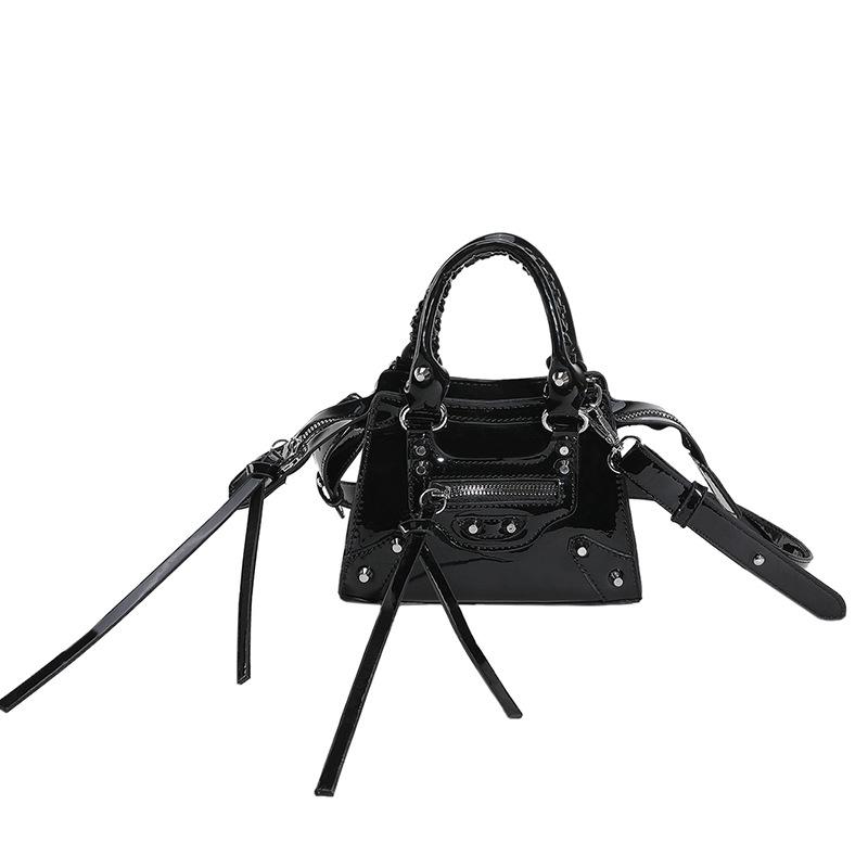 

Bag 2025 new Korean version fashion rivet personalized ins women s shoulder crossbody glossy small square bag pu чёрный