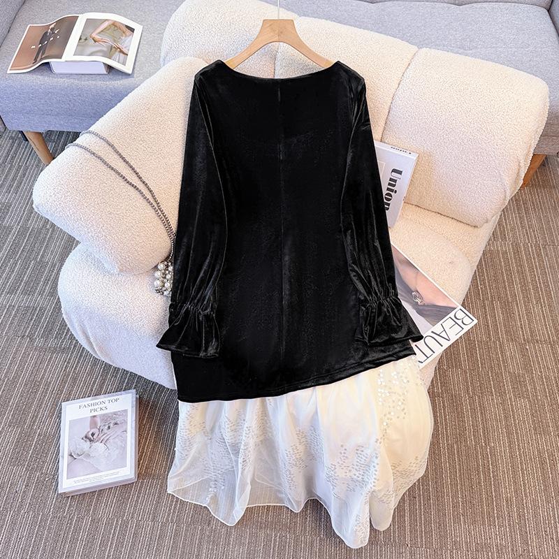 Plus-size Women's Fitted Black Velvet Dress with Retro Spliced Net Fabric. Spring/autumn Style.