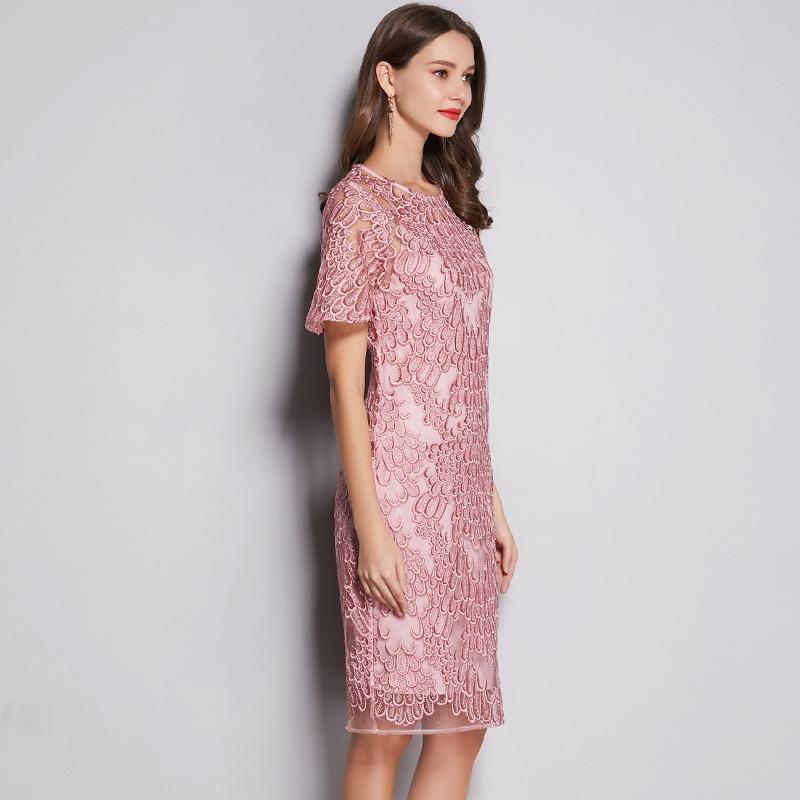 Letní krajkové šaty s výšivkou ve větších velikostech - Všestranné slavnostní šaty pro matky