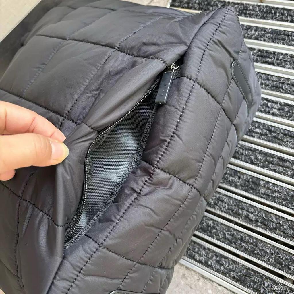 2025 A/W Tote Puffer Grande Matelassê Diamante 12L: Bolsa de Mão de Ombro Único