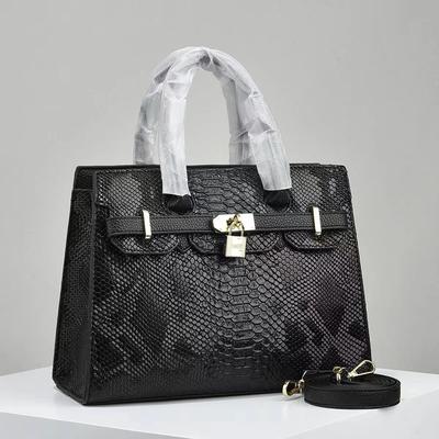 Schicke & Strukturierte Handtasche — Stilvolle Tote, Schulter- und Umhängetasche für Damen und Mütter CLE