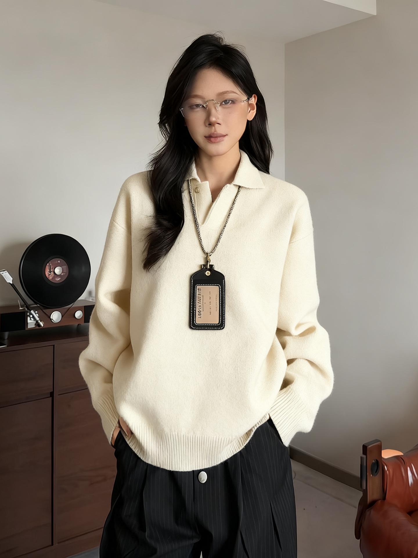 

Dark Gray Unisex V-neck Sweater, Cozy Knit Base Layer, Old Money Style Polo Top for Trendsetters XXL бежевий