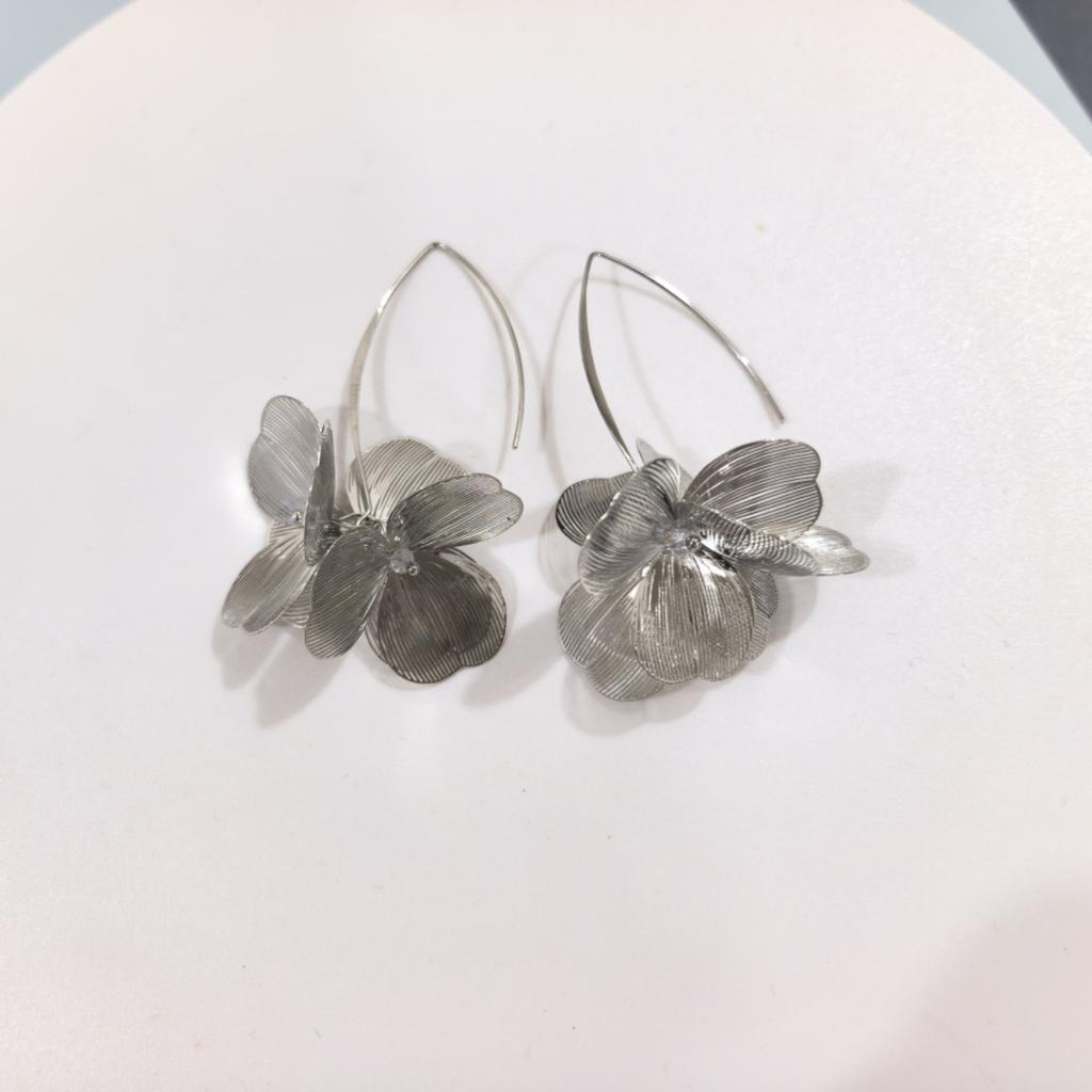 Vintage Gold Color Double-Layer Hollow Flower Hoop Earring for Women Punk Geometric Metal Ginkgo Leaf Earrings Jewelry Gifts