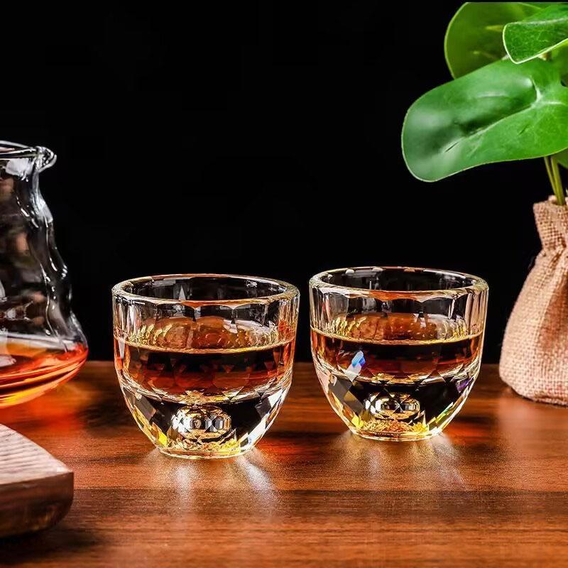 2pcs Luxury Spirits Cup High End Wine Utensils Gold Foil Glass Cup Diamond Honeycomb Shaped Baijiu Cup Crystal Cocktail Glass