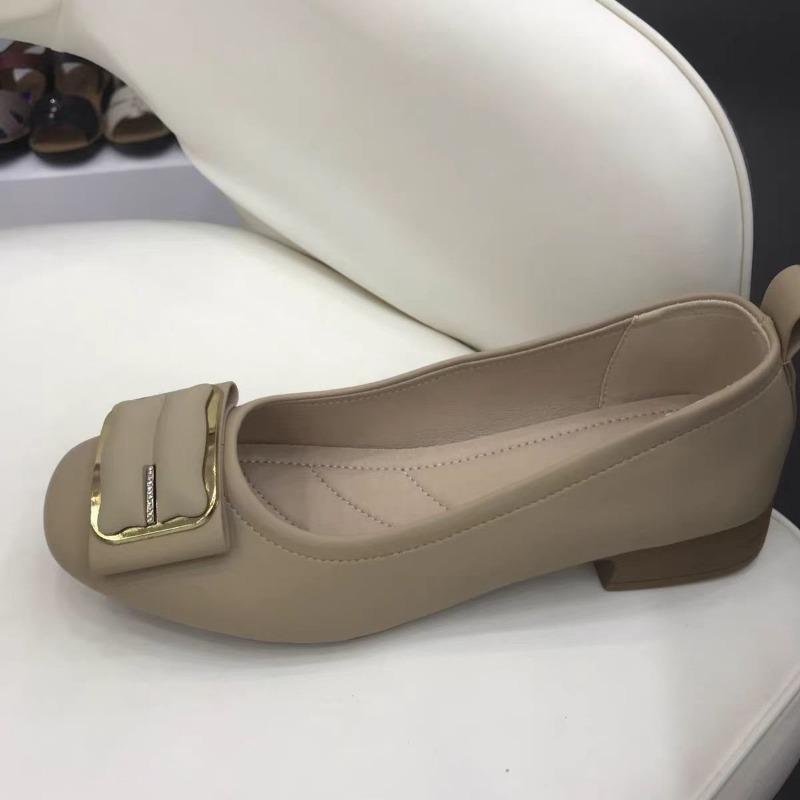 Neue flache Einzelschuhe Frühling dicker Absatz kleine Lederschuhe weiche Sohle 42 ein Pedal Damenschuhe Mutterschuhe