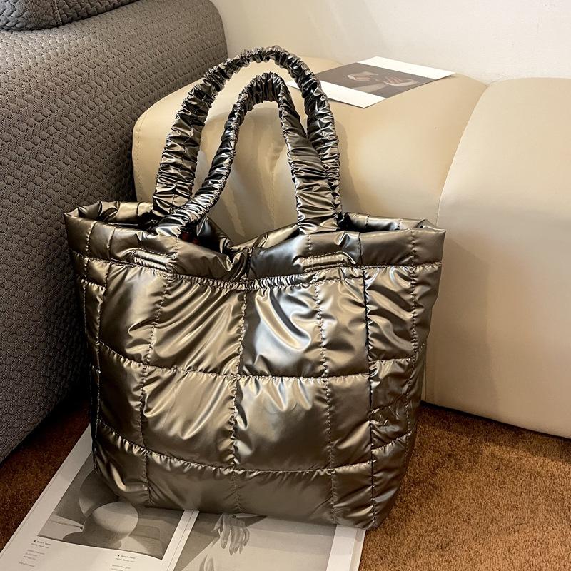 Autumn and Winter Cotton Bag Casual Large-capacity Tote Bag Women's 2025 New Trendy Fashion Diamond Commuter Shoulder Armpit Bag