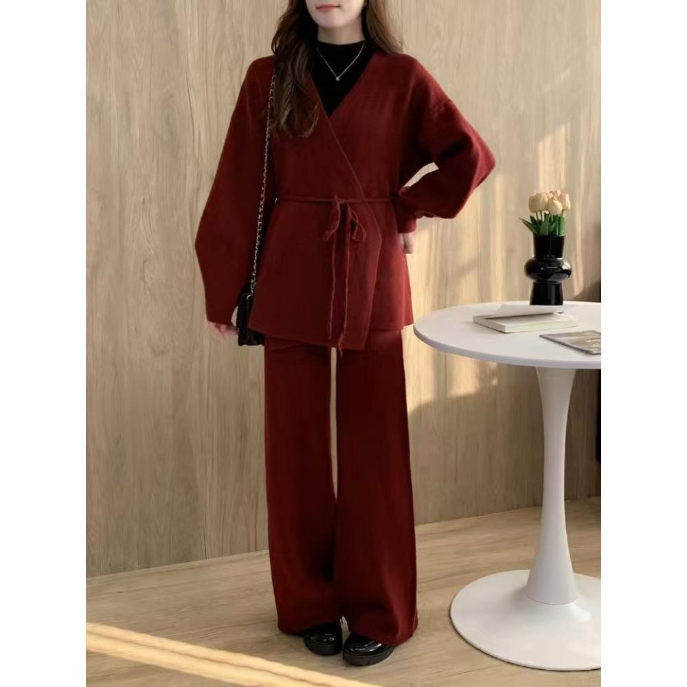 A New Autumn and Winter Fashion Sweater Set with A Laid-back Style for Women, Featuring A Retro Knitted Cardigan and Wide-leg Pants