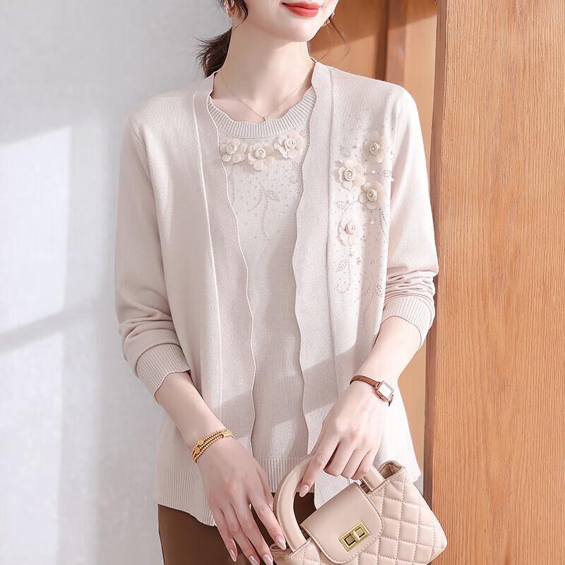 Zweiteiliges Set aus Damen-Strickjacke und Baselayer für den Herbst