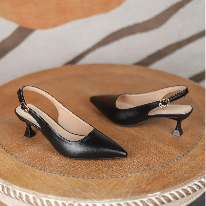 

Pointed back space thin heel white high heels women s 2025 spring and summer Korean version new one-word strap French bag head sandals 34 чорний