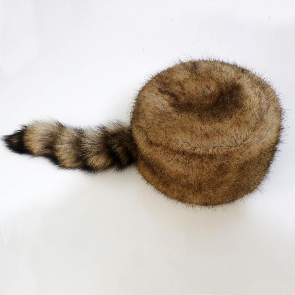 European & American Faux Fur Flat Top Hat with Raccoon Tail and Ear Protection – Warm, Fluffy Design for Autumn & Winter
