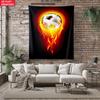 Brennendes Fußball-Wandteppich Fußball mit leuchtend roten und gelben Flammen Print Wandbehang für Jugendzimmer Männerhöhle Dekor