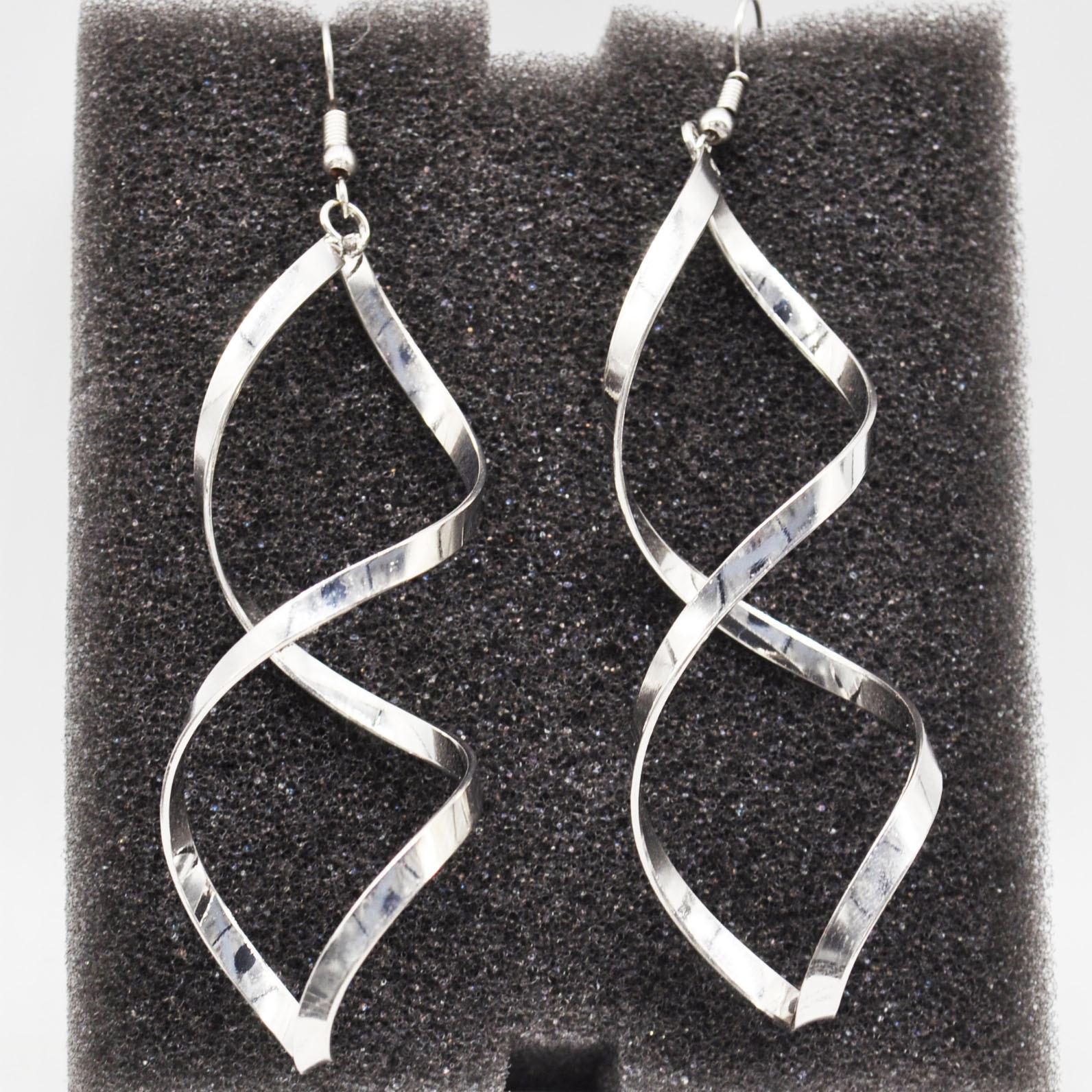 

Creative Hipster Spiral Curved Stud Earrings Design Sense Wave Curve Earrings 8-Character Earrings E81 срібний