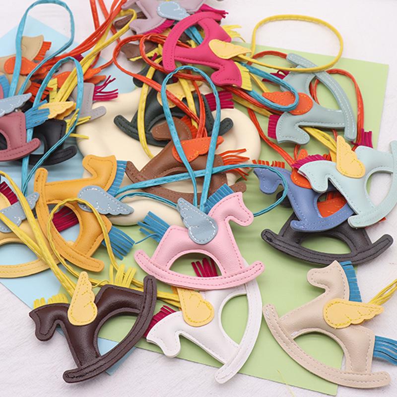Creative PU Leather Pegasus Rocking Horse Keychain - Cute Handmade Leather Cotton-Filled Pendant As shown in the picture