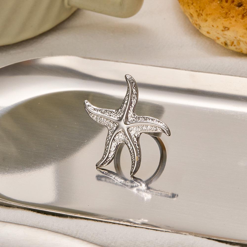 Summer Retro Starfish Ring: Irregular, Textured, Pleated Design for Women