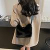 Niche design plush bag women's autumn and winter fashion portable out bucket bag simple casual messenger bag