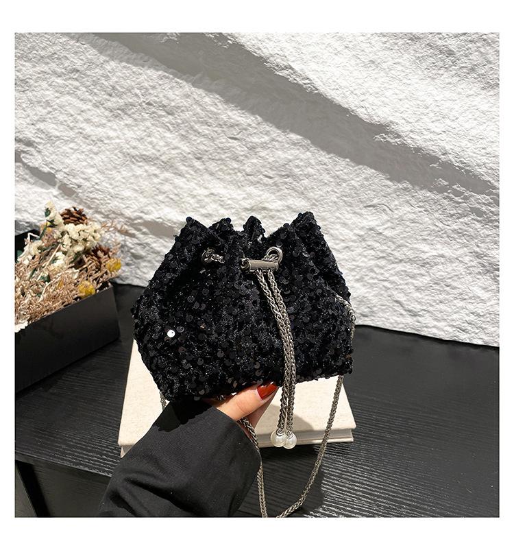 

2025 new Korean version fashion hand sequined bucket bag versatile hand shoulder messenger bag dinner bag women s wholesale