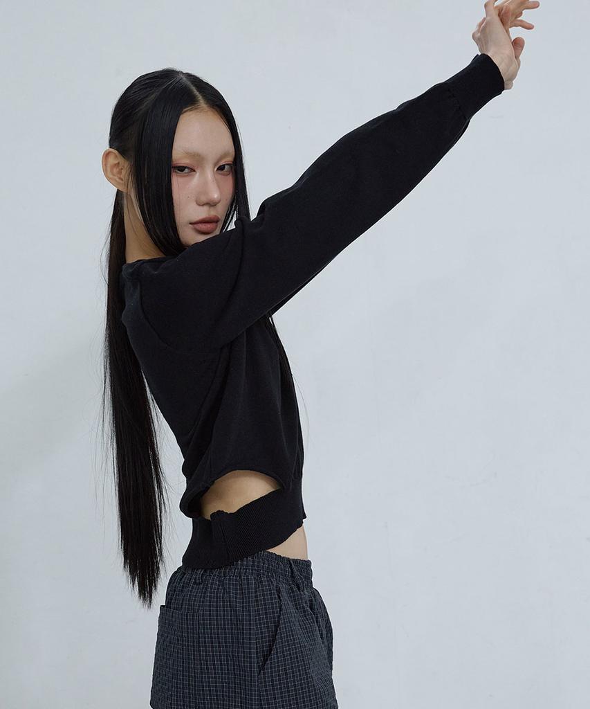 Uusoo Deep V-Neck Cotton Sweater_ Black