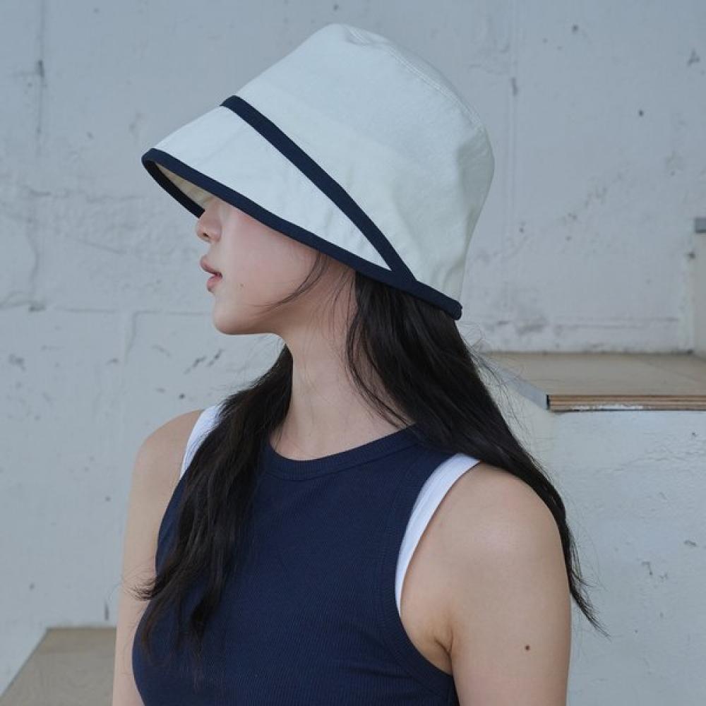 ALLINCOMPLETE Contrast Line Moon Bucket Hat  2 Colors 