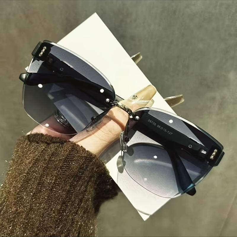 2026 New Fashion Rhinestone Sunglasses UV400 Protection Chic Style Luxury Korean Sun Glasses Women Fine Shiny Frame Trendy Shades