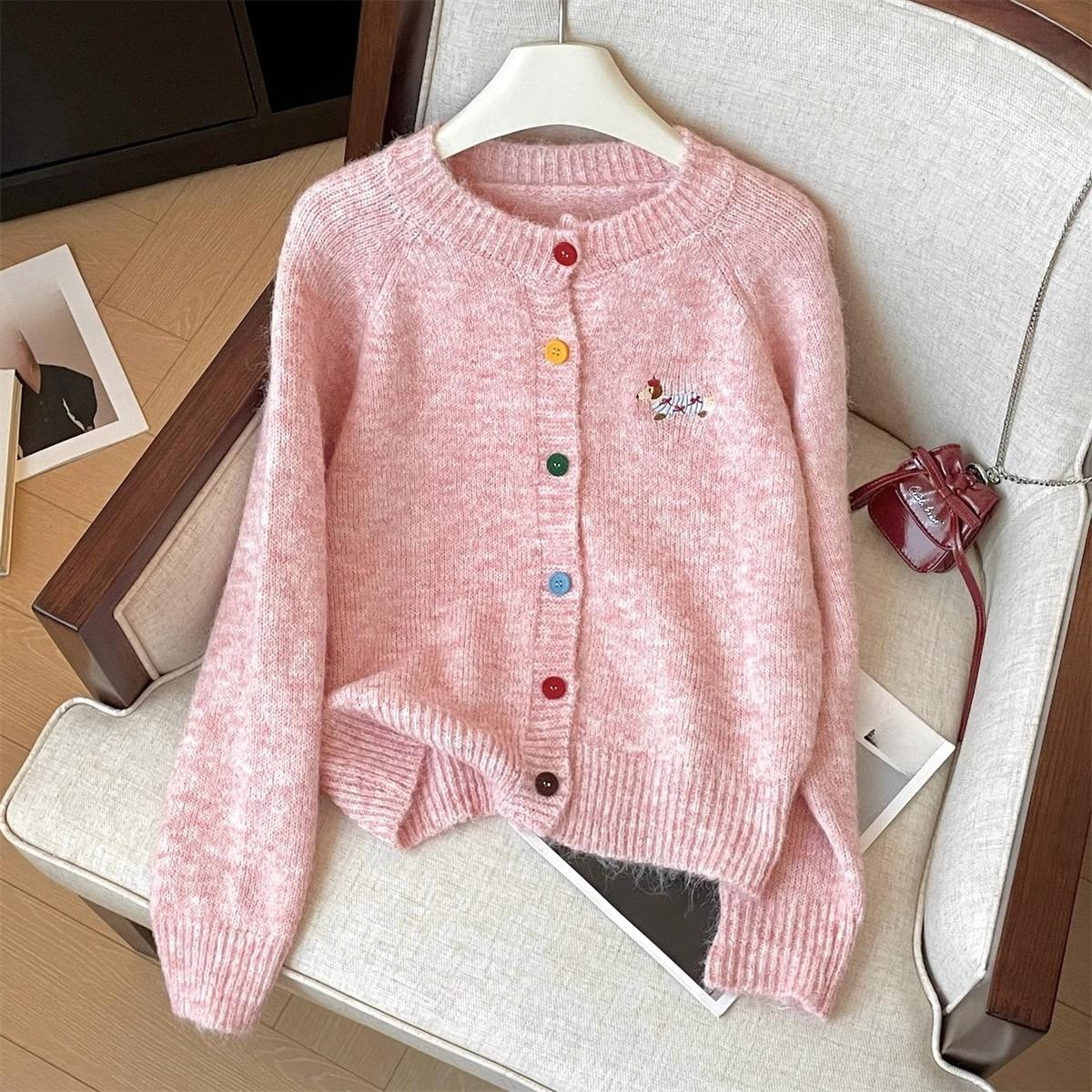 

DIMANAF Зима 2025 Осень Кардиган Вышивка Женщины Пуговицы Свитера Вязание Повседневный Стиль Свободный Свитер One Size