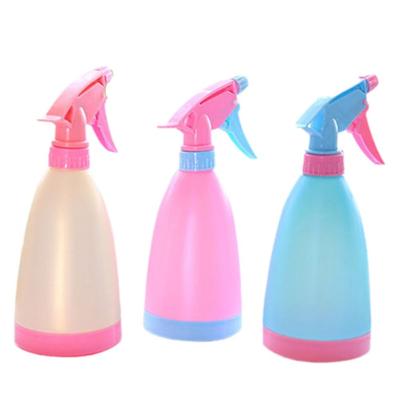 Nawadnianie i podlewanie – Konewki i zraszacze