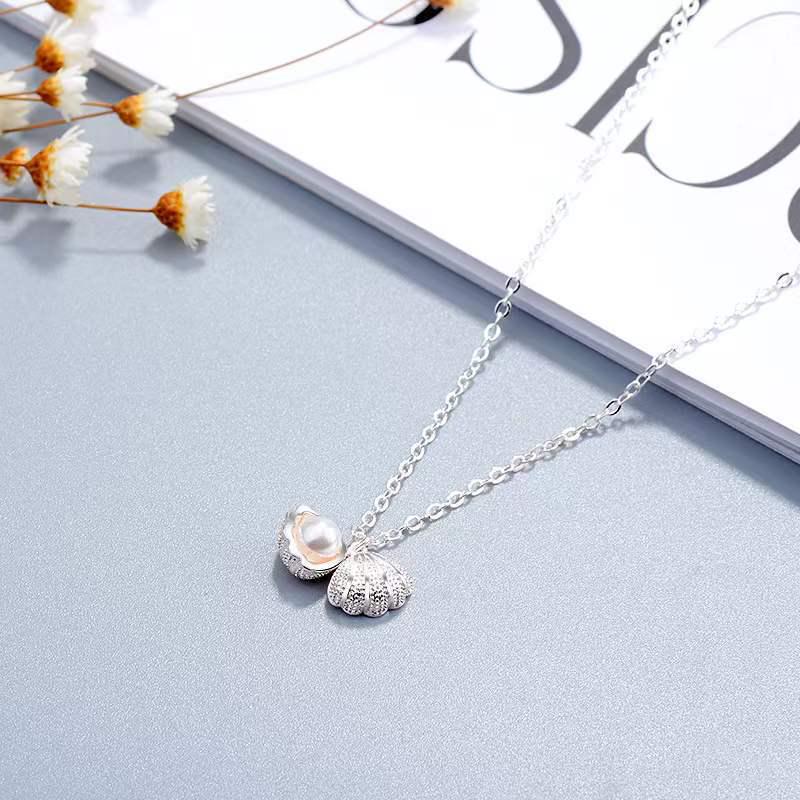Beixi S925 Sterling Silver Sweet Pearl Shell Pendant Necklace