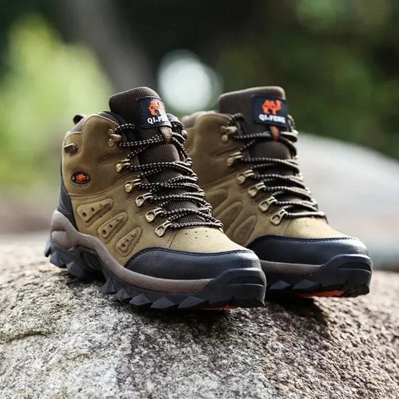 Fashion Men's Climbing Hiking Shoes High-top Sneakers Outdoor Non Slip Desert Boots for Men Winter Plush Warm Cotton Boots Couple Botas