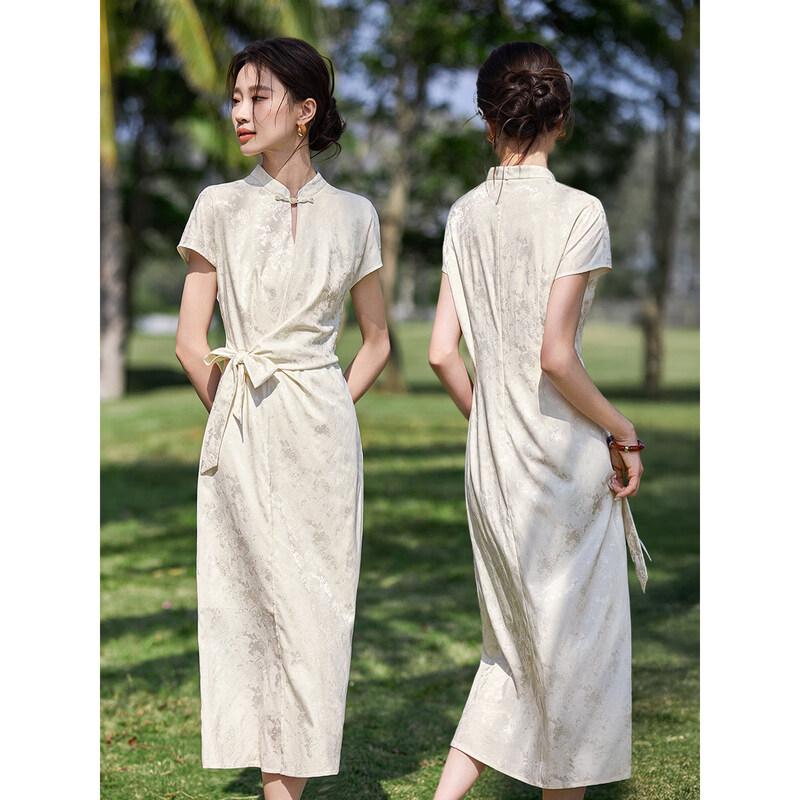 Neues Jacquard-Cheongsam-Kleid im chinesischen Stil