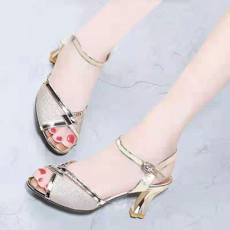 

Fashionable and Stylish Sandals 2024 Summer New Metal One Line Buckle Strap Fish Mouth High Heel Sandals Zapatos De Mujer Traf 34 золотой