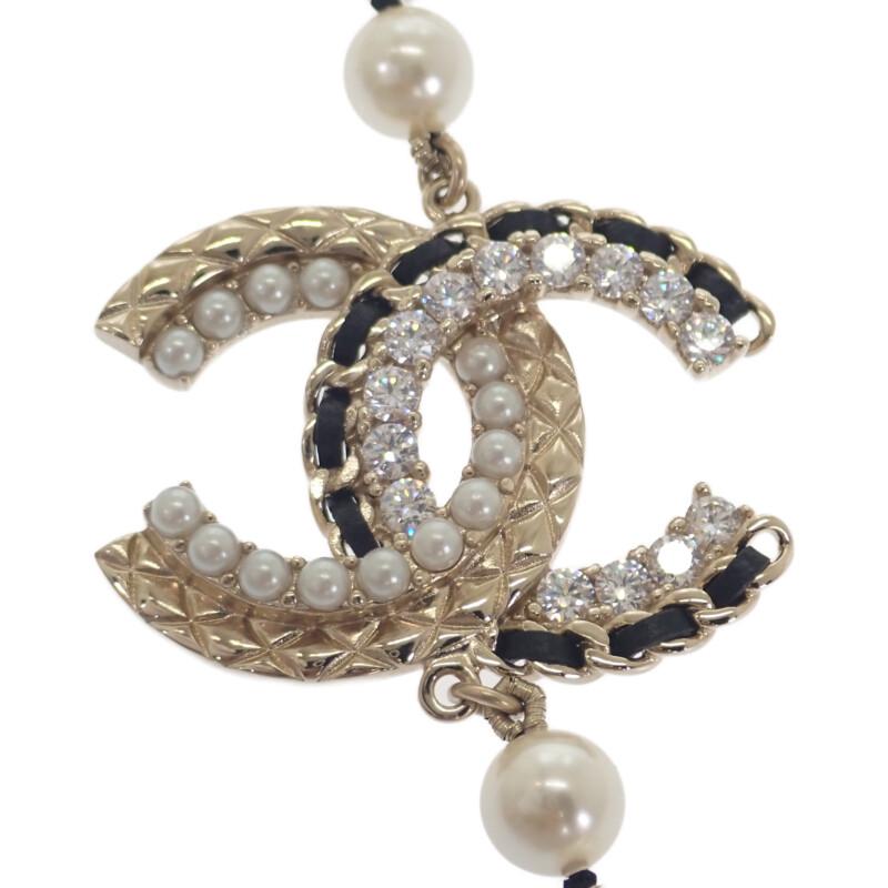 CHANEL  Necklace gold metal/leather Women