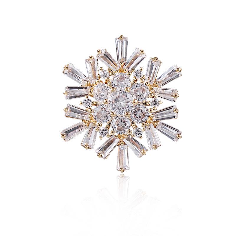 High-End Japanese Korean Snowflake Brooch for Women: Gold-Plated with Micro-Inlaid Zircon, Anti-Exposure Pin