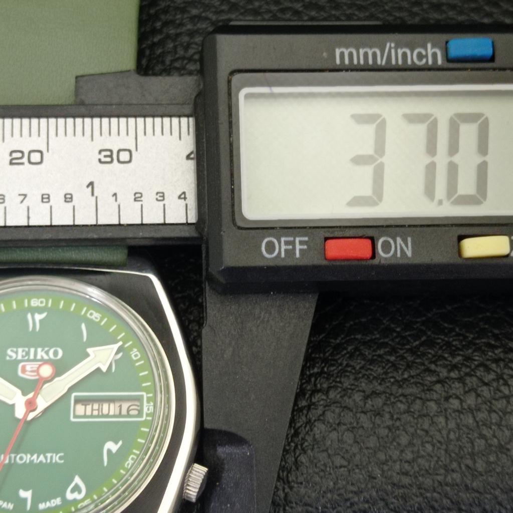 USED VINTAGE SEIKO 5 AUTOMATIC JAPAN MENS ARABIC GREEN DIAL WATCH A434657-2 R121-a434657