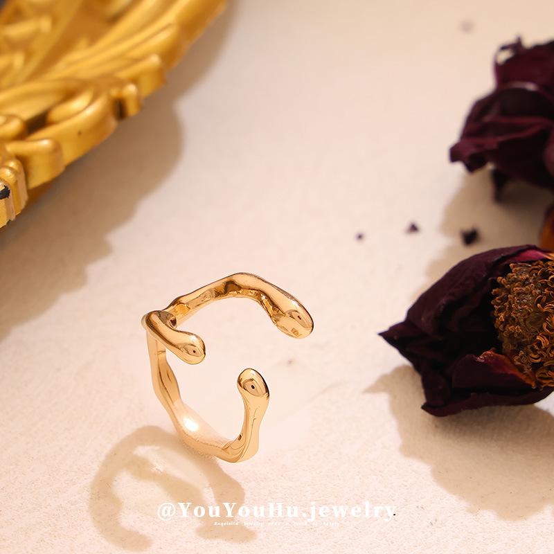 European-American Retro Floral Pleated Ring - Versatile & Irregular Design