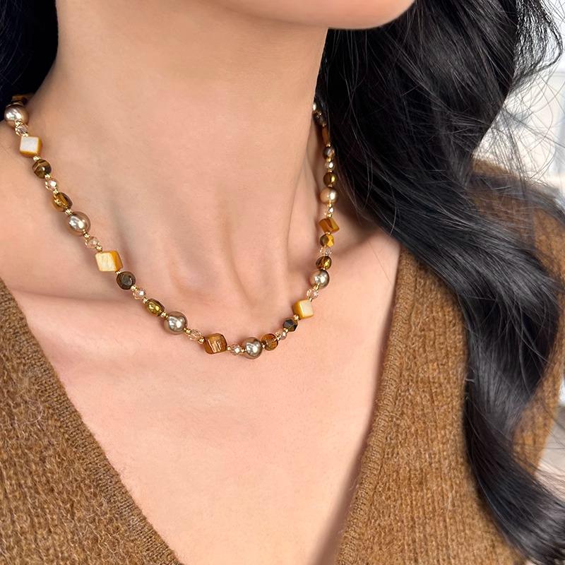 Elegant Tiger's Eye Beaded Necklace for Autumn and Winter