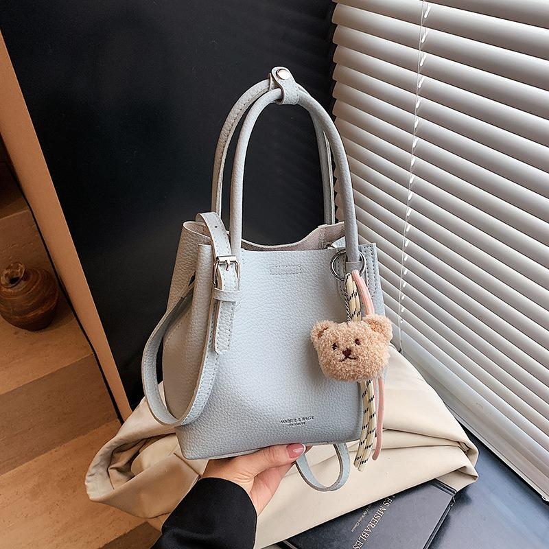 Bucket Bag Women's Simple Bag Summer New Fashion Trend Shoulder Bag Simple Versatile Messenger Bag