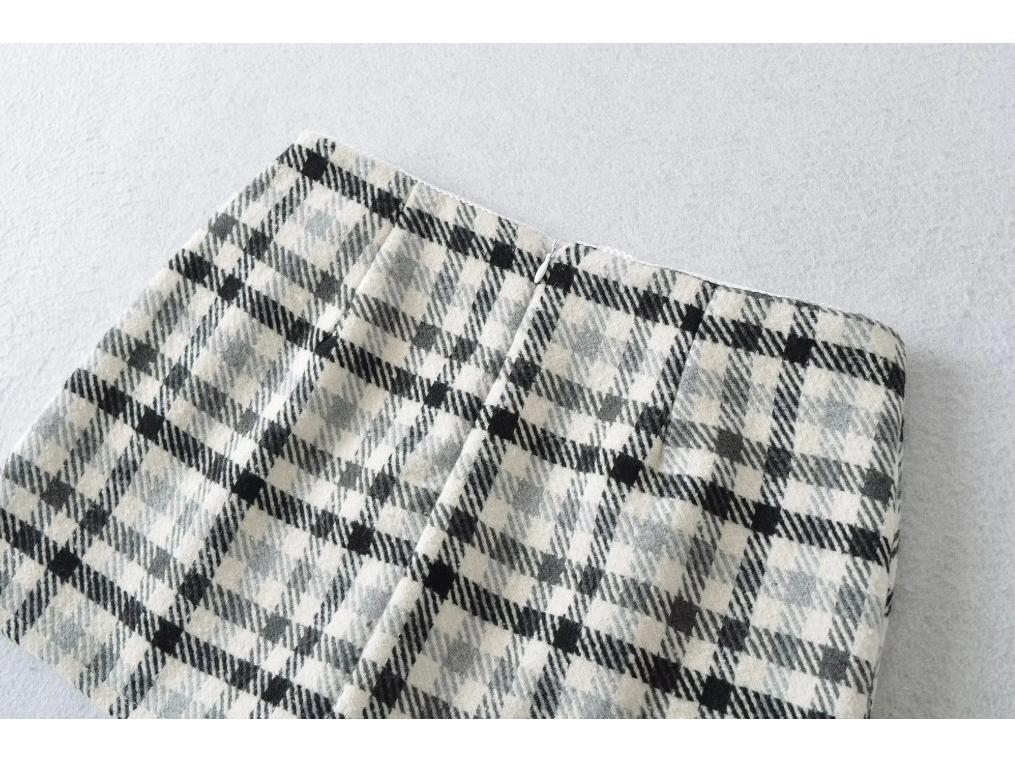 College-Style Low-Waist Plaid A-Line Mini Skirt for Women - Autumn/Winter, High-End, Slimming, Hip-Hugging, with Bow