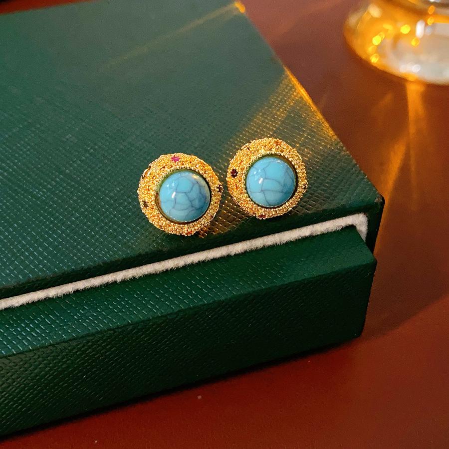 Female Niche Versatile Retro High-end Fashion Earrings