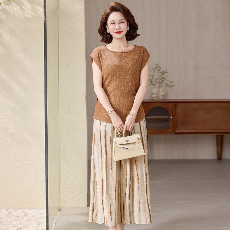 

Mom s 2026 Summer Short Sleeve Top & Wide-Leg Pants Set for Middle-Aged Women 3XL (120-135 lbs)