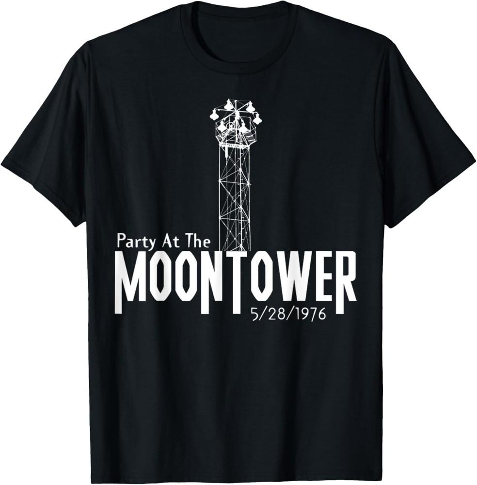 Party At The Moon Tower Funny Cool Vintage Party Classic 90s T-Shirt Unisex T-Shirt M
