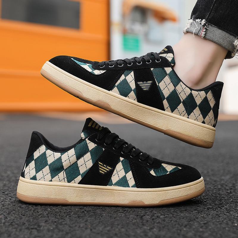 Men's shoes low-top breathable casual versatile board shoes sports trend dirt-resistant canvas shoes comfortable, light moisture and lightweight