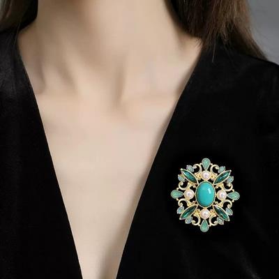 Retro brošňa Zelené kamienky Umelé perly Exquisite Pin Vintage oblek Lapel Pracka Odznak Oblečenie