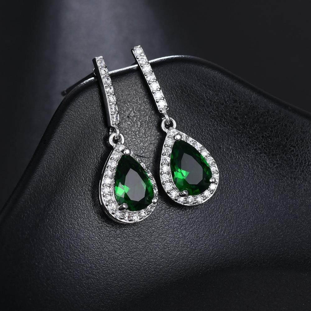 

European-American Waterdrop Long Earrings with Copper and AAA Zircon зелёный