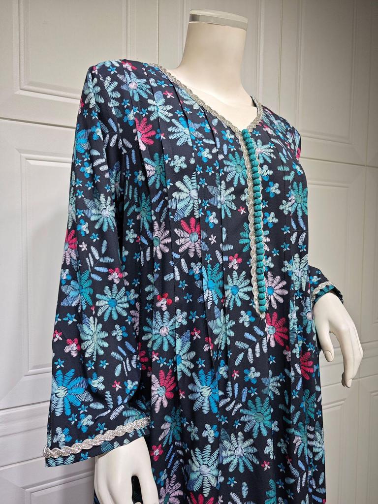 AB341 V-Neck Rhinestone Plus Size Long Dress – Fashion Print Southeast Asian Robe