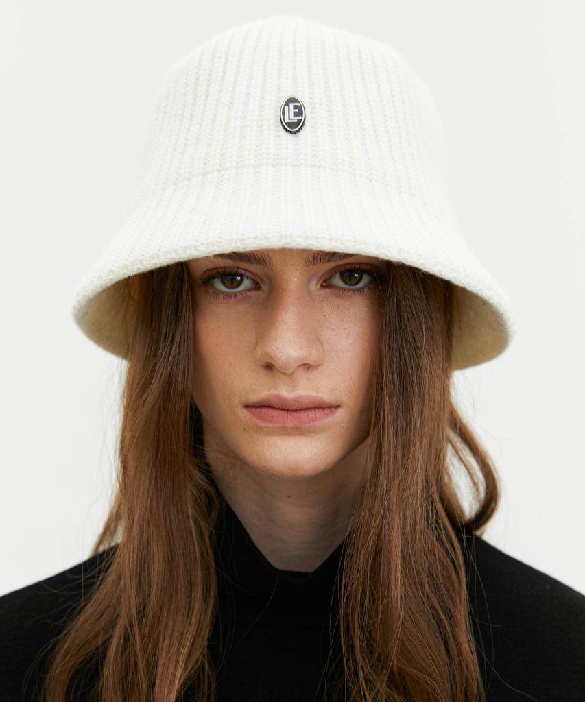TRIP LE SENS Le Logo Winter Bucket Hat_White